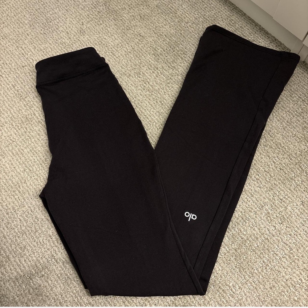 Alo Yoga Airbrush High-Waist Flutter Leggings